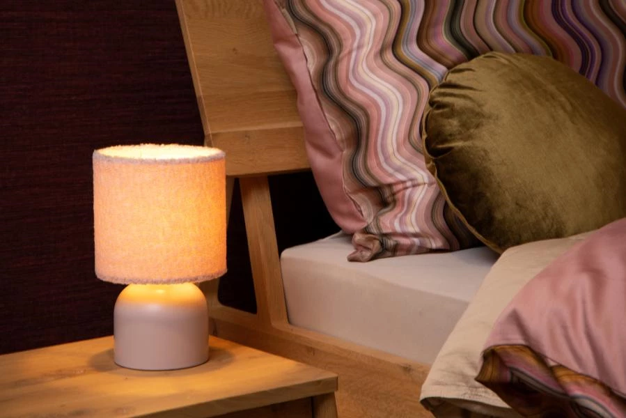 Lucide WOOLLY - Lampe de table - Ø 16 cm - 1xE14 - Rose - ambiance 1